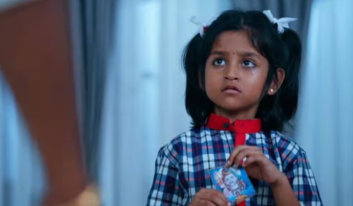 Baby Aazhiya in a still from the television show Idhayathai Thirudathey